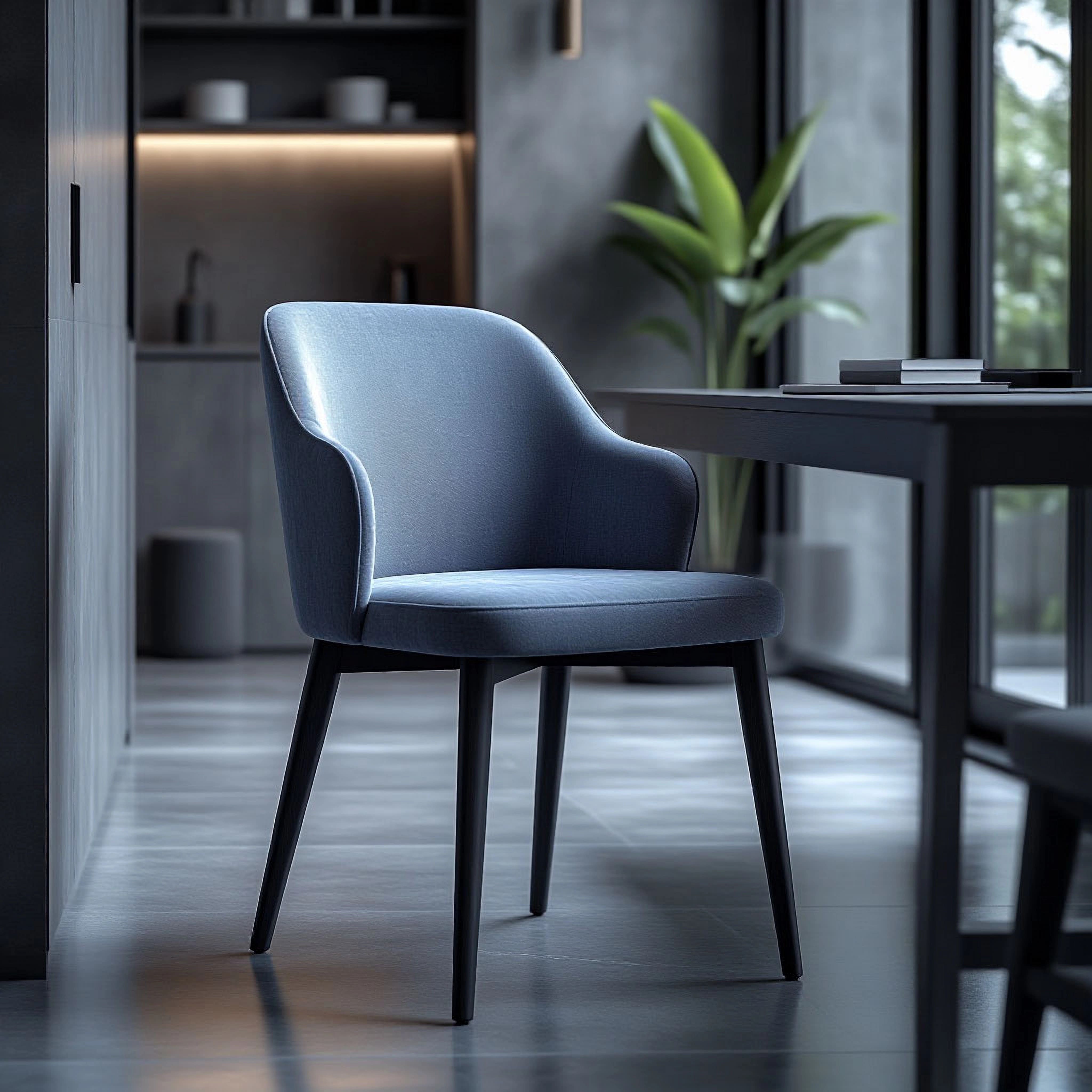 Стул с подлокотниками